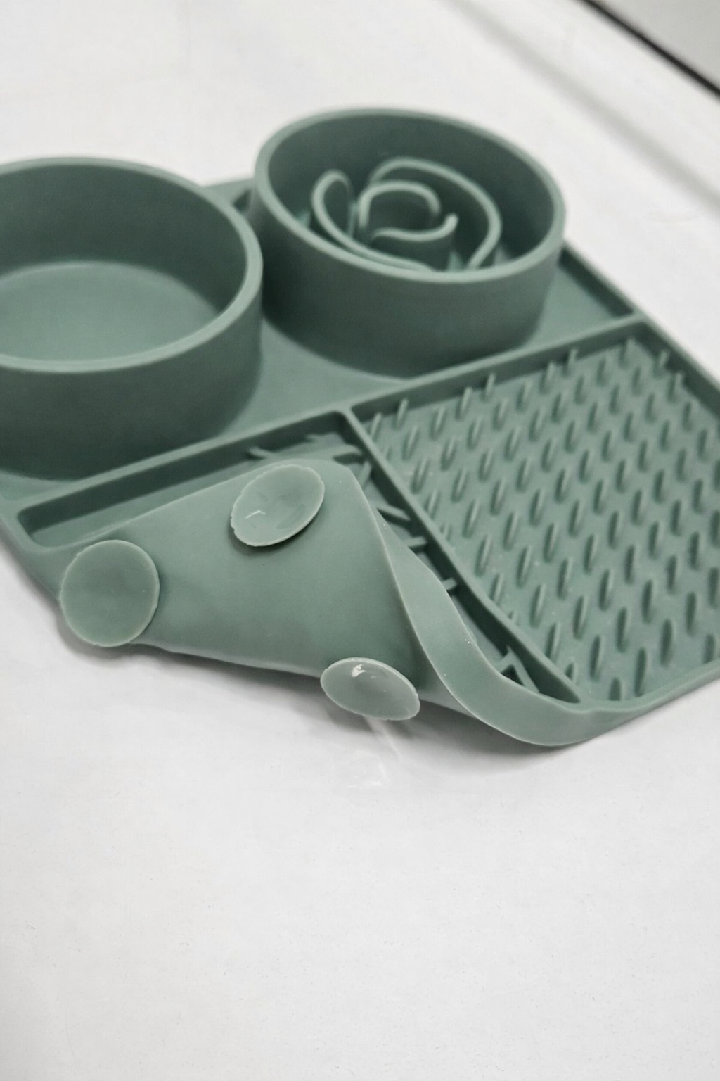 BusyPup CalmFeeder Lick Mat & Treat Station